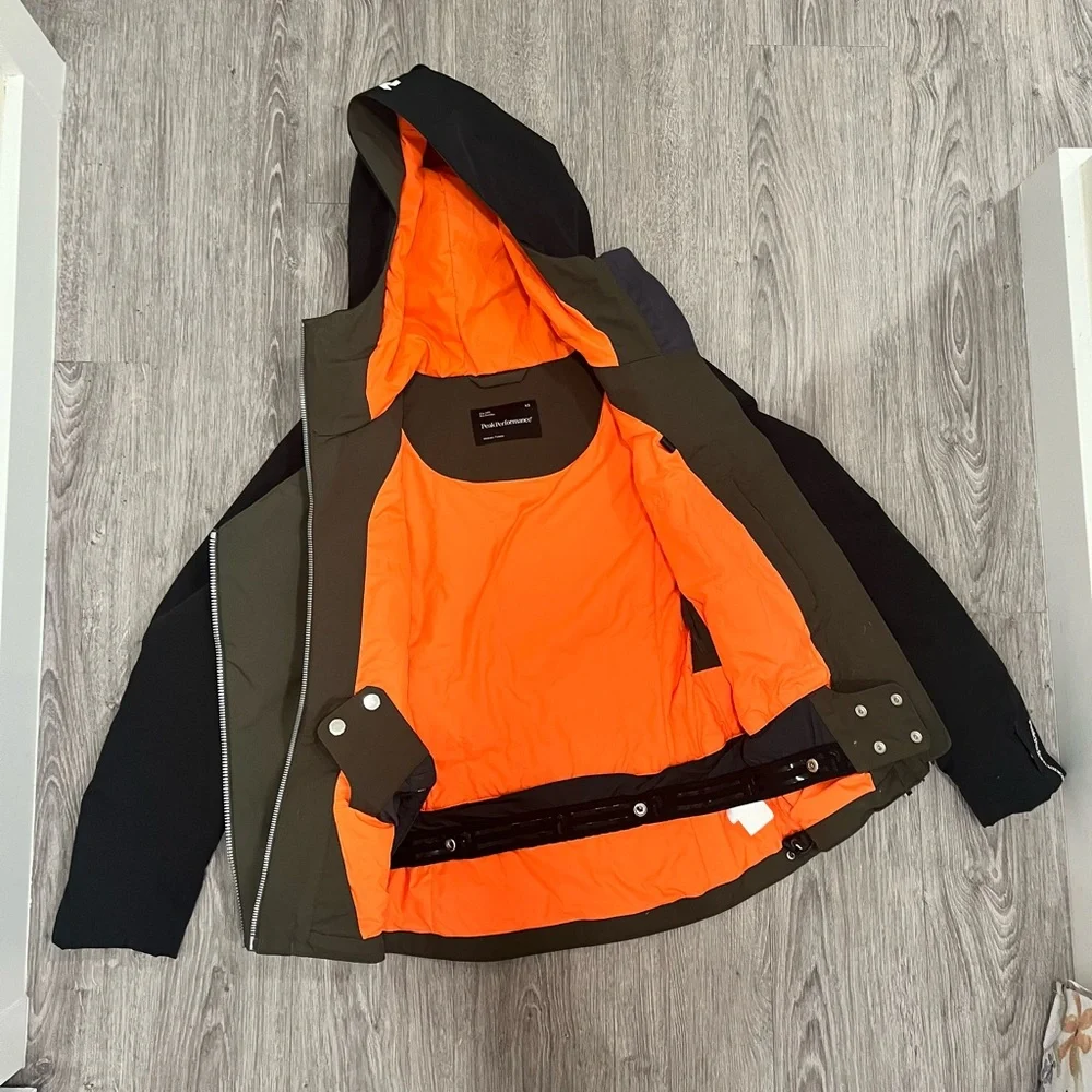 Peak performance woman’s XS winter ski snowboarding jacket - Picture 2 of 6